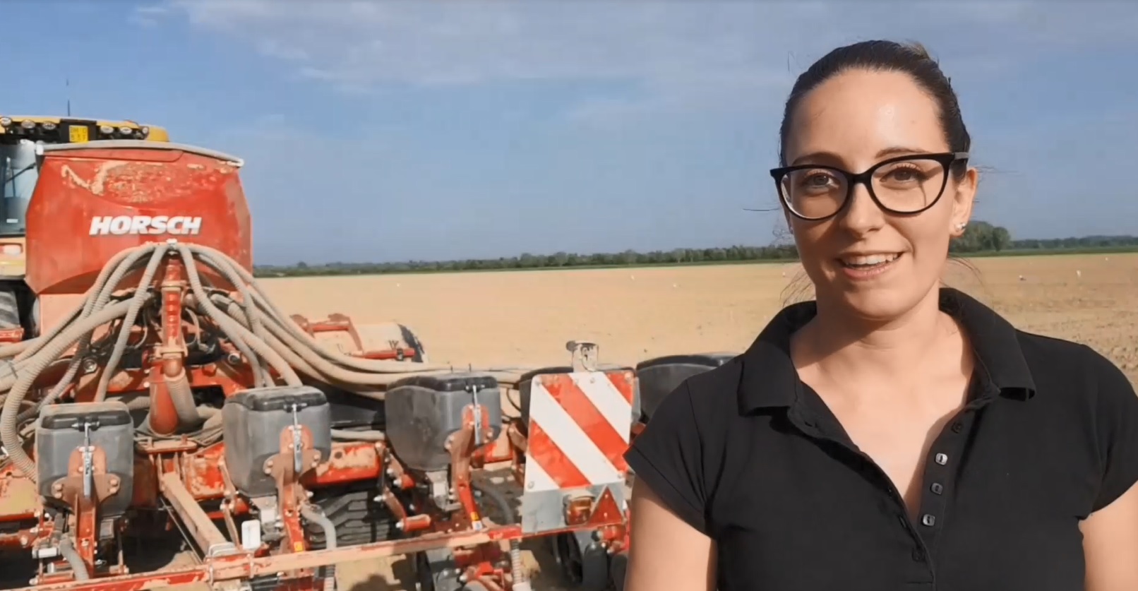 Agricoltore usando Dekalb